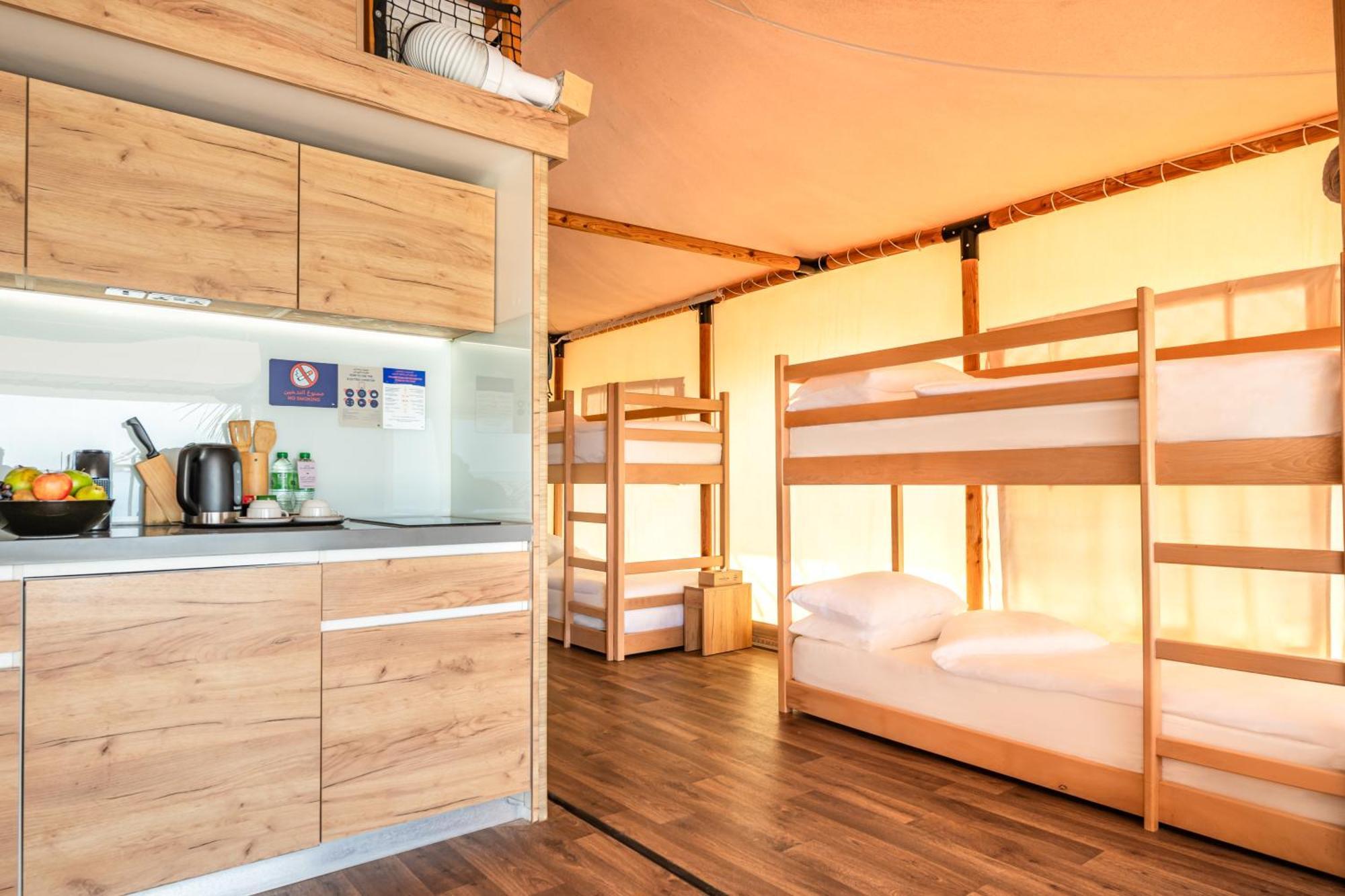 Hotel Bab Al Nojoum Hudayriyat Camp Abu Dabi Exterior foto